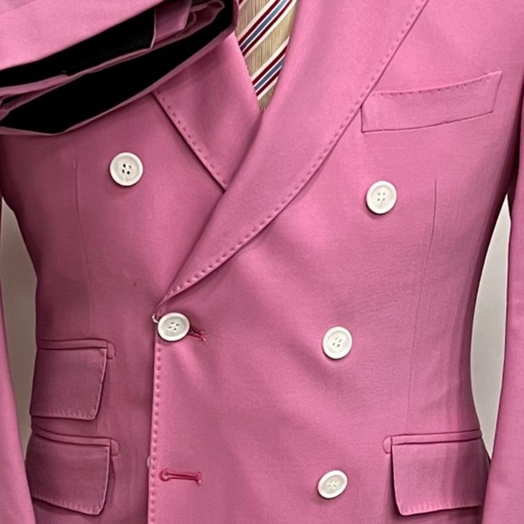 Pink super 150 Cerruti double breasted peak lapel wool suit. Made in Italy. - Picture 2 of 2